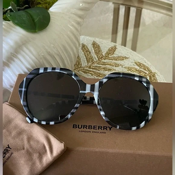 Burberry Black and White Check Sunglasses Burberry 4364 399487 Check White Black Dark Gray Sunglasses  main image 4